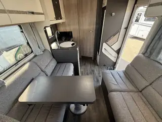 Swift Voyager 594 8