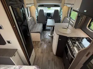Swift Voyager 564 10