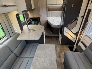 Swift Voyager 564 9