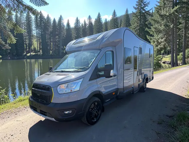 Swift Trekker 584