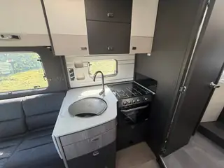 Swift Trekker 584 11
