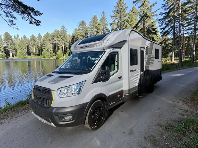 Swift Trekker 594